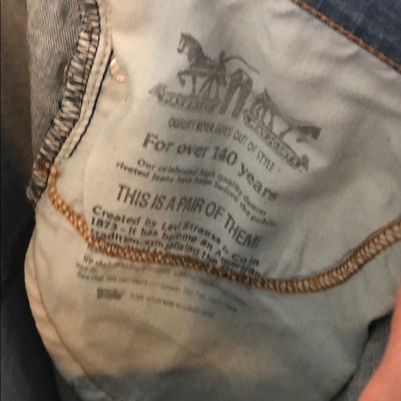 Very well worn Levi’s 510 skinny jeans. 34x30 - Picture 13 of 13